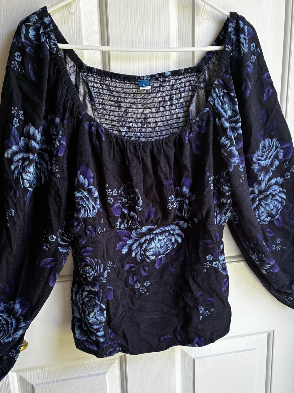 Old Navy Black Blouse with Blue Floral Print Cotton Blend